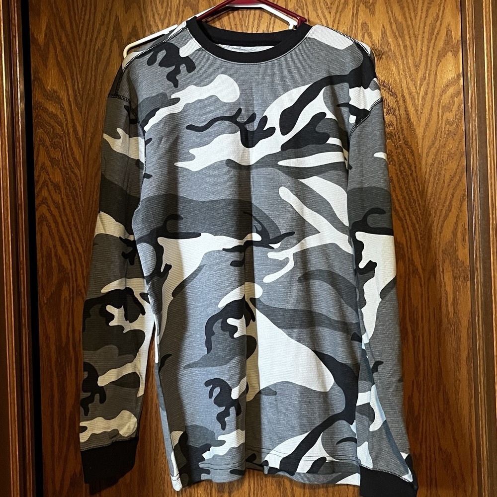 Men's Champs Sports Gear Camo Army long sleeve thermal/Shirt Size Large